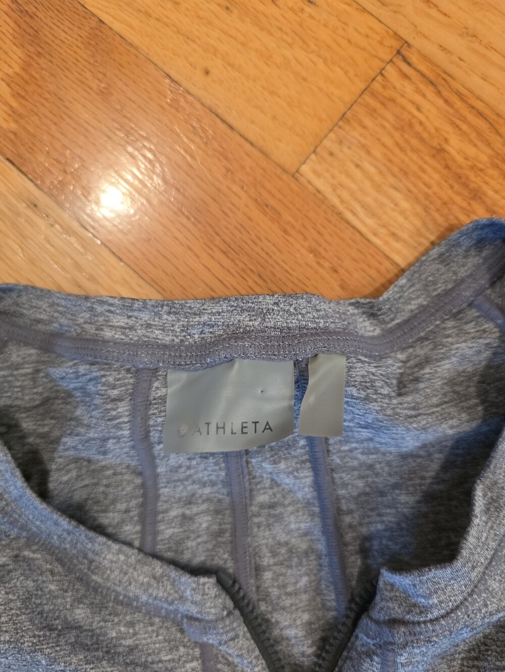Athleta Rashguard Top - Picture 2 of 3